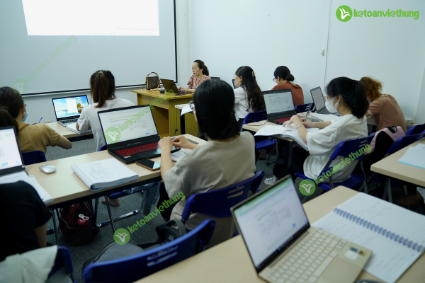 Học kế toán ngắn hạn và dài hạn tại Việt Hưng